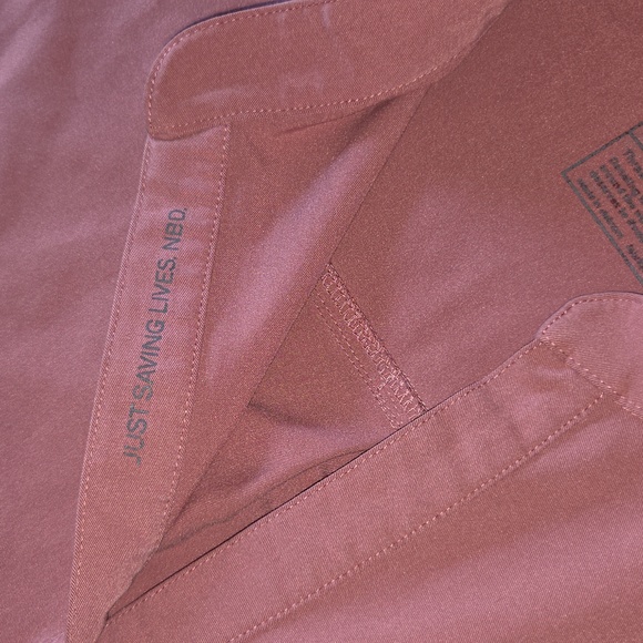 Figs Technical Collection Rafaela Oversized Scrub Top in Mauve - Picture 5 of 12